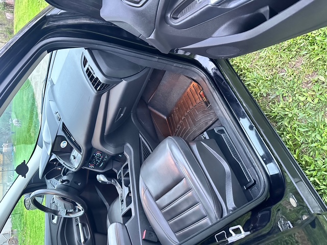 Clean detailed vehicle interior